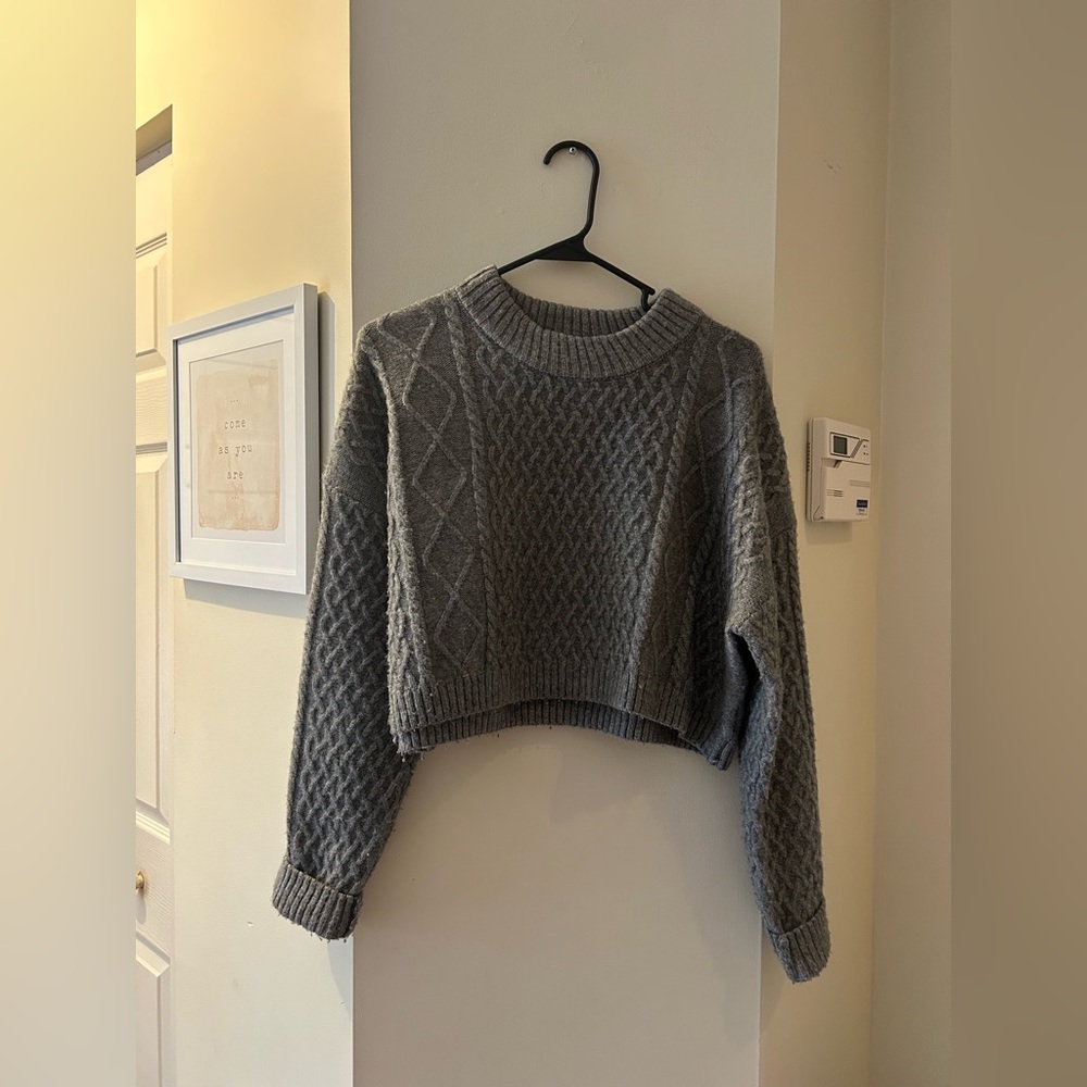 H&M Cropped Sweater